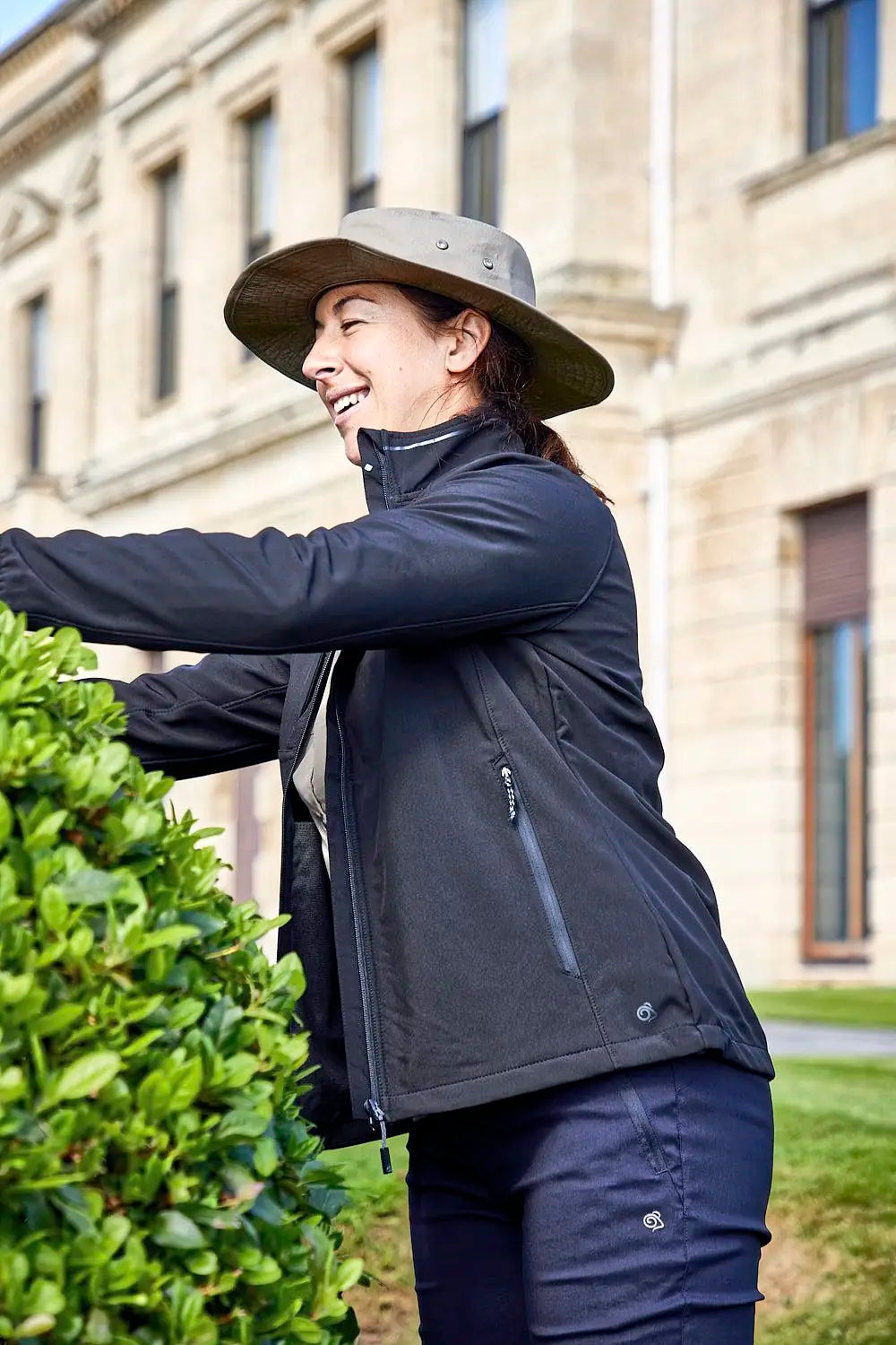 all-groups Women's Expert Basecamp Softshell Jacket